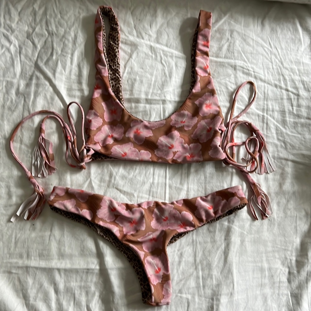Acacia Hunter Top and Ho’okipa Bottom in Mahalo Capsule